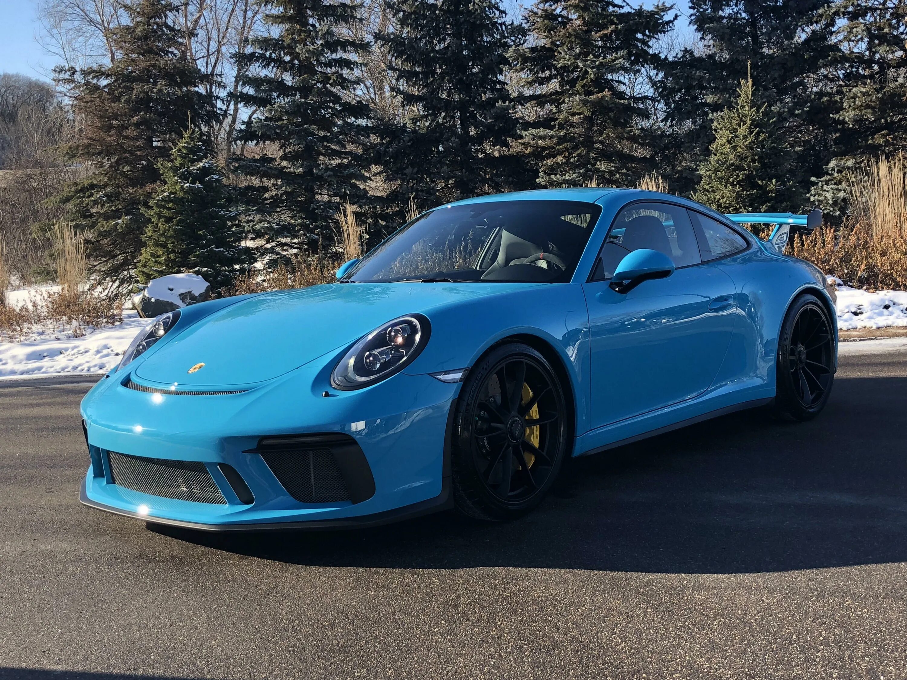 Порше синий фото 2021 Porsche 911 Turbo Sky Blue