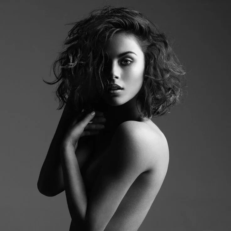 Портретные фото девушек в студии Les Superbes Portraits Noir et Blanc de Peter Coulson Портрет, Черно-белое, Женс