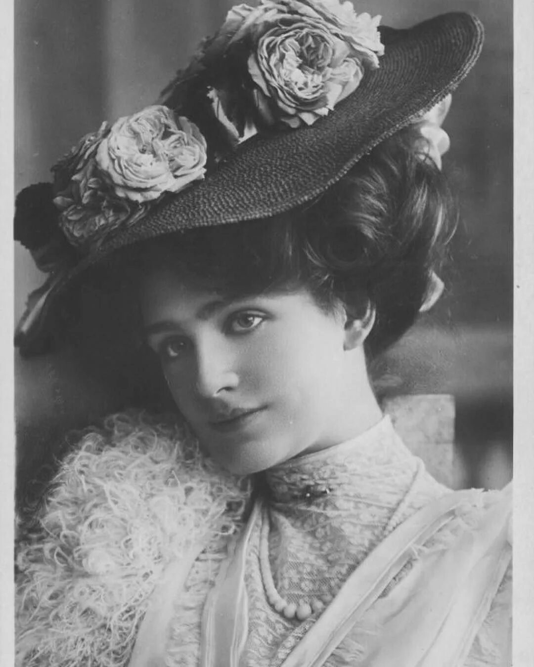 Портреты 20 века фото portraits of Lily Elsie (1886-1962) an English actress and singer. she is known 