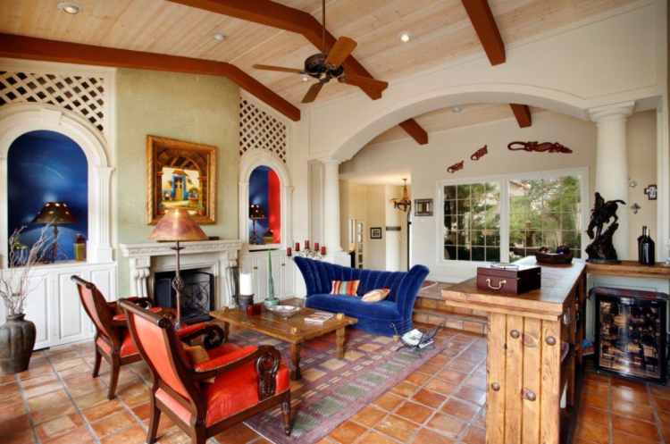 Португальский стиль в интерьере Spanish Colonial style living room - DC Ranch Homes