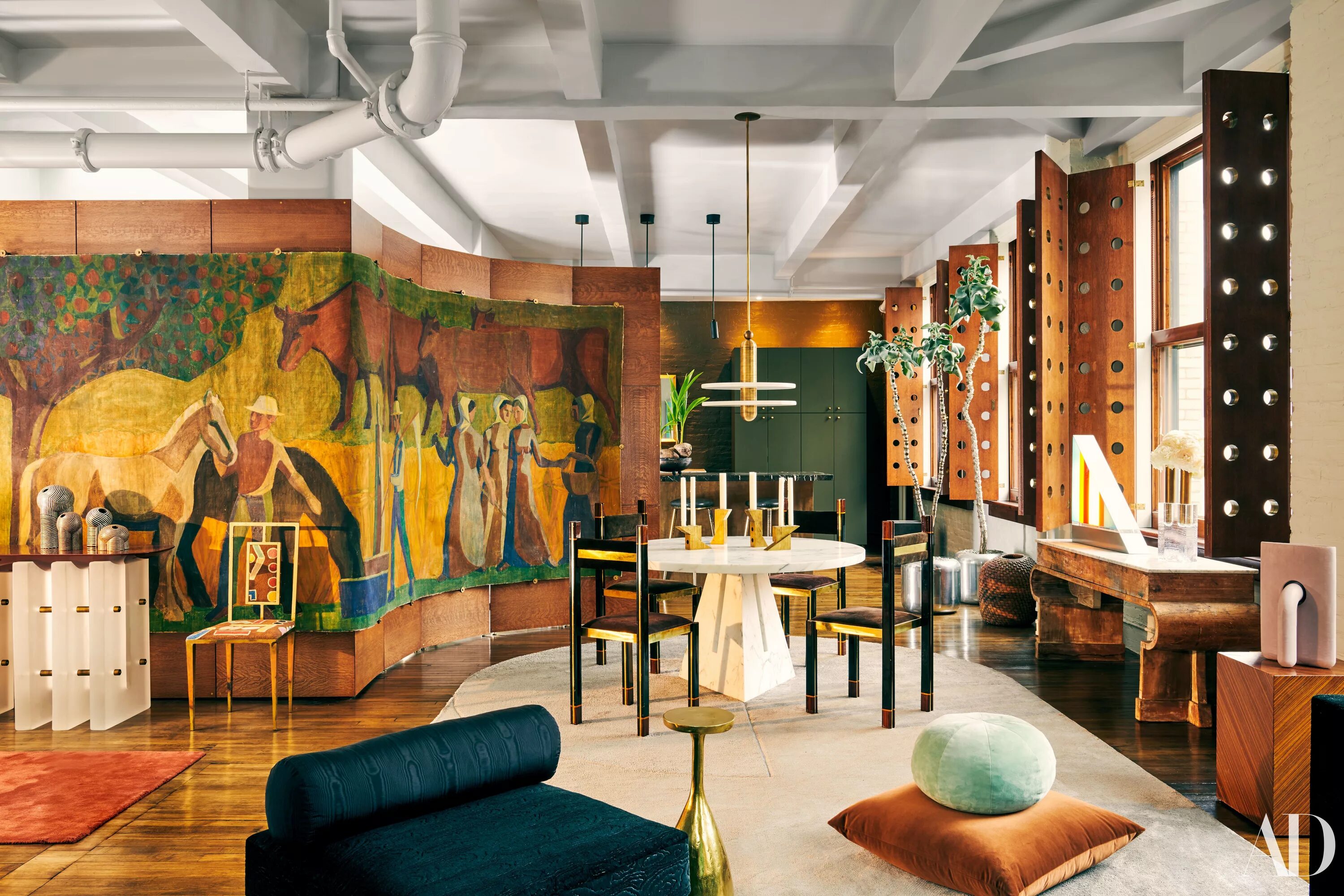 Португальский стиль в интерьере Tour Gabriel Hendifar and Jeremy Anderson's Dazzling Loft Architectural digest, 