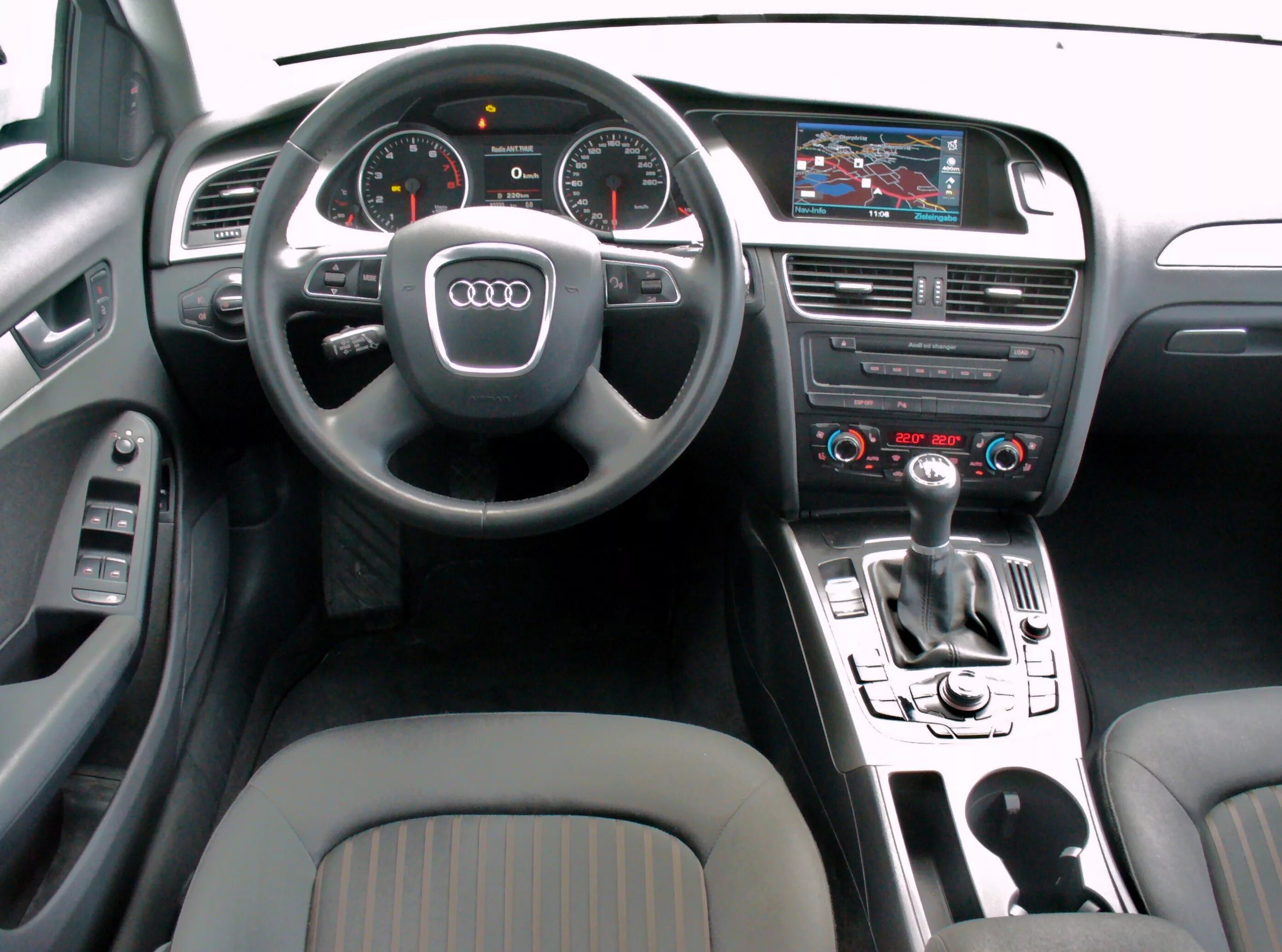 Порядок сборки салона a4 b7 File:Audi A4 B8 Limousine Ambiente 2.0 TFSI Ibisweiß Interieur.JPG - Wikimedia C