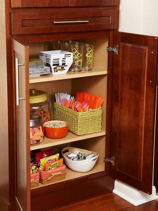 Порядок в кухонных шкафах фото 32 Before-and-After Kitchen Makeovers to Inspire Your Own Renovation Kid pantry,