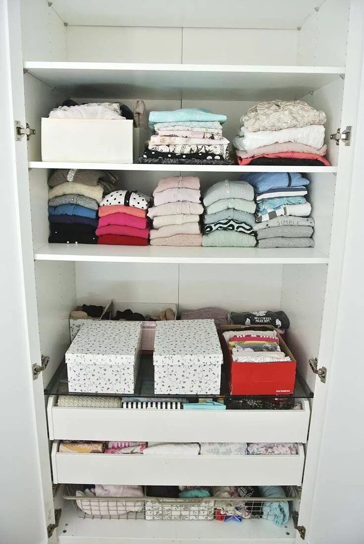 Порядок в шкафу фото Kleiderschrank aufräumen mit der KonMari Magic Cleaning Methode von Marie Kondo 