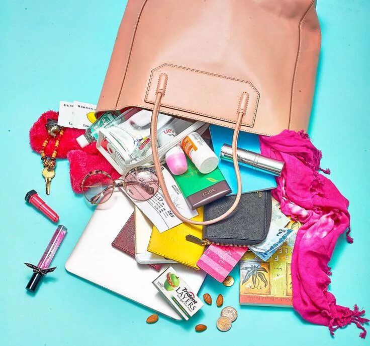 Порядок в сумочке What's In My Bag: Candice Swanepoel Bags, What in my bag, Handbag essentials