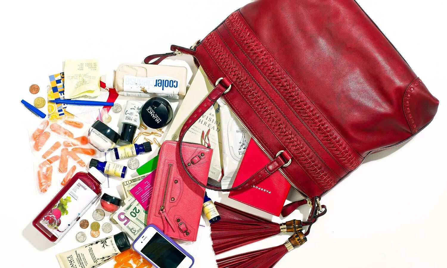 Порядок в сумочке Salma Hayek: What's in My Bag? Us Weekly