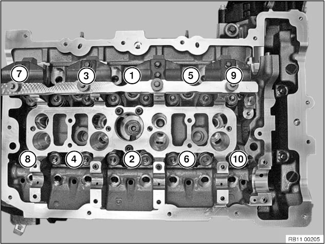 11 12 000 Removing and installing/sealing cylinder head cover (S55)