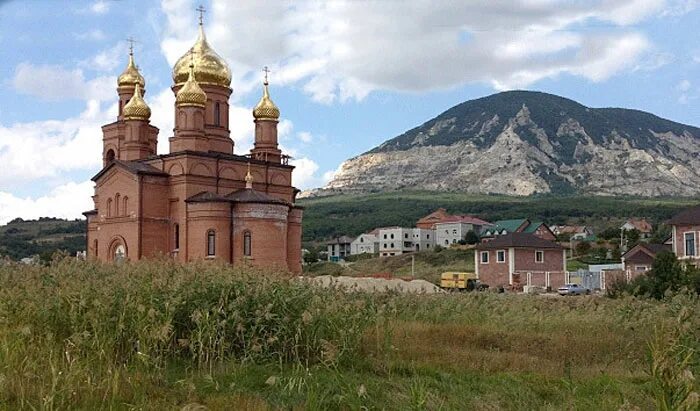 Поселки ставропольского края фото Иверский храм