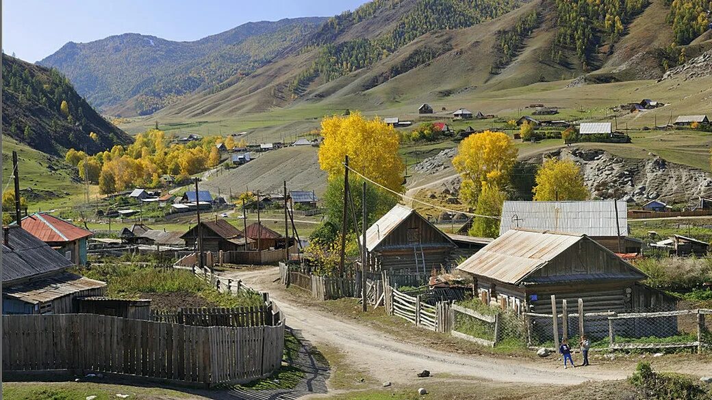 Поселок алтайский алтайский край фото "Чем проще живет человек, тем меньше у него проблем": москвичи прокатились по Ал