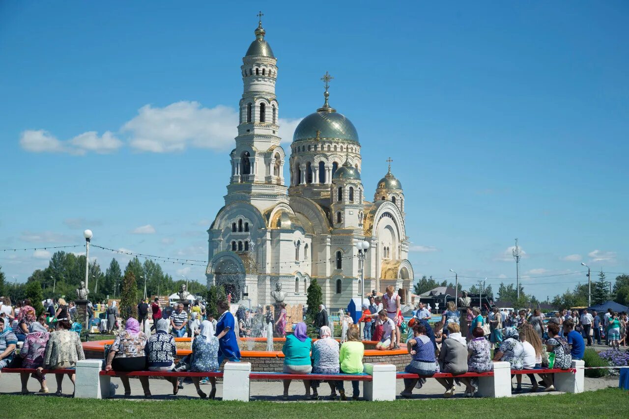 Поселок атяшево фото "Храм существует для того, чтобы люди встречались здесь с Богом" - сайт Санкт-Пе