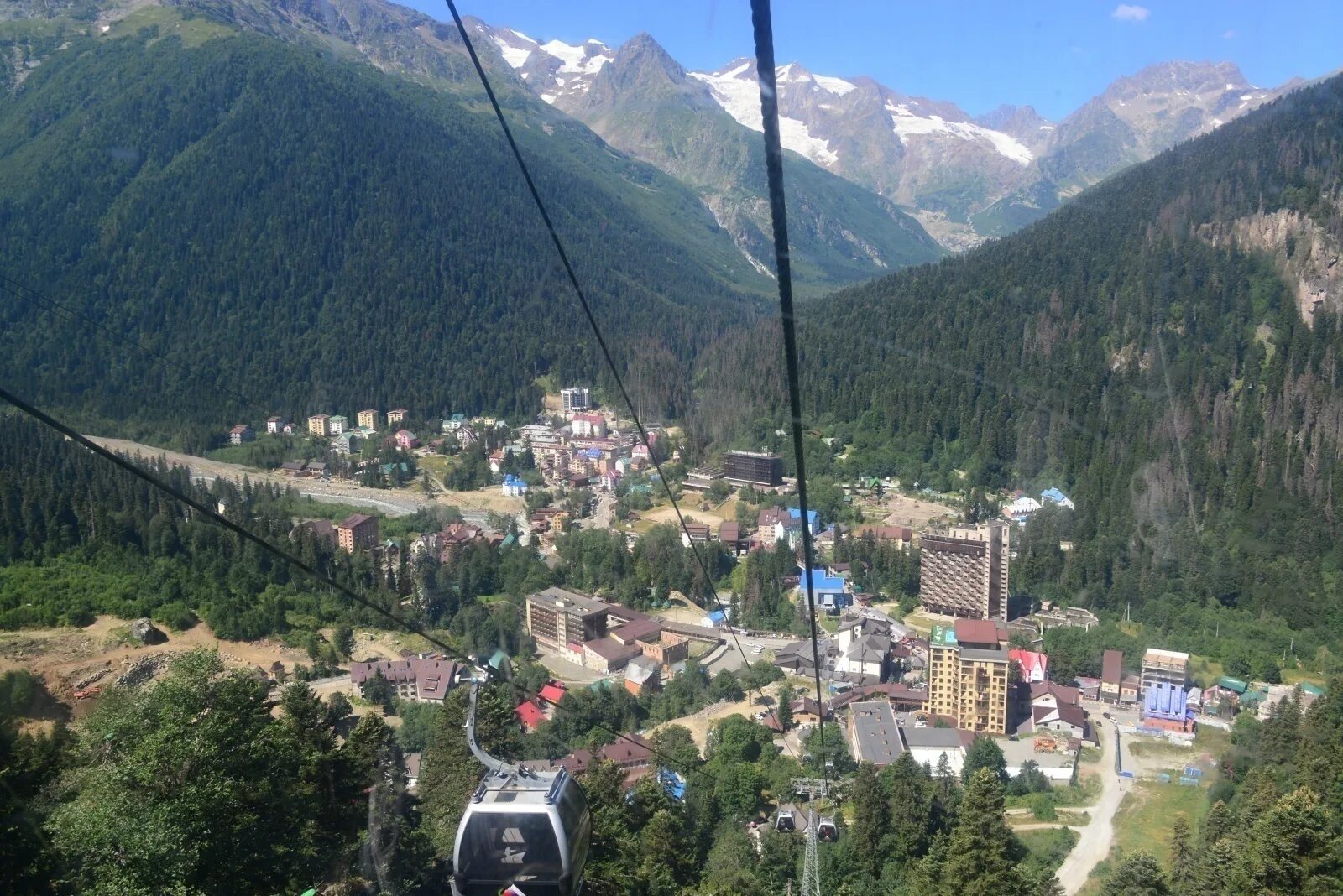 Поселок домбай фото Где лучше отдыхать летом? Автопутешествие в Домбай