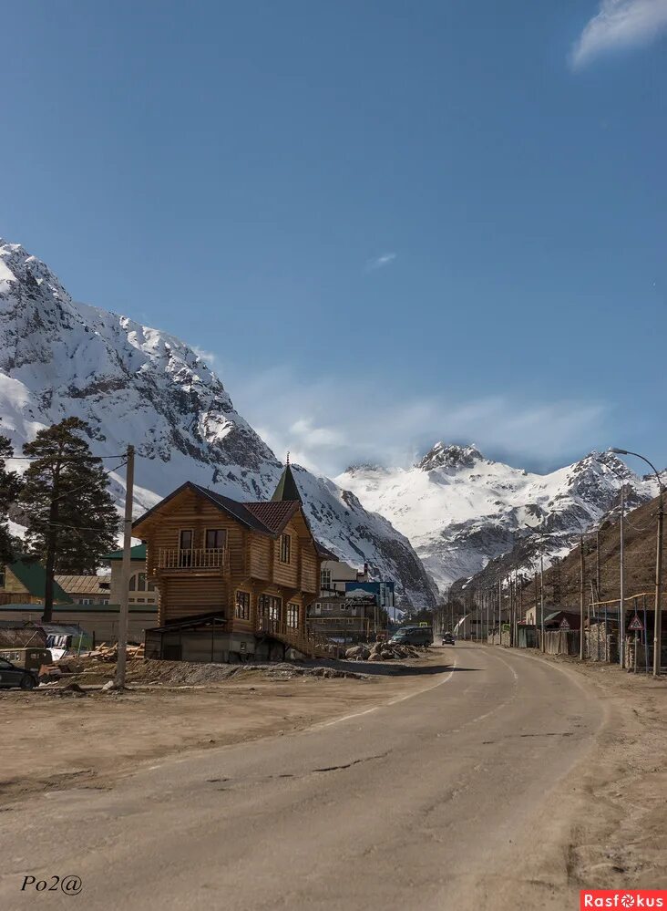 Поселок эльбрус кабардино балкария фото Поселок Терскол. Кабардино-Балкария. Фотограф Александр Подва