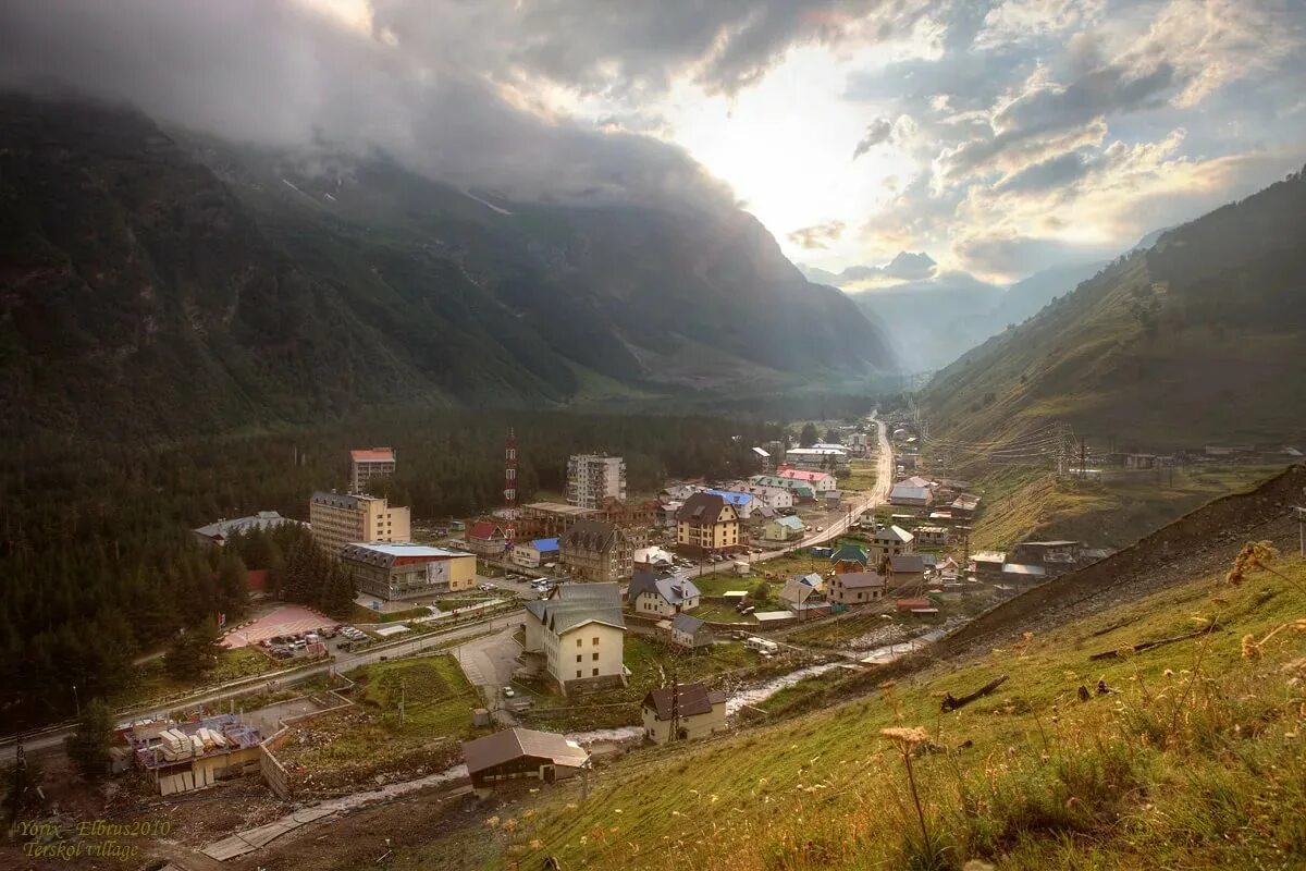 Поселок эльбрус кабардино балкария фото Горнолыжный курорт, село Терскол (Кабардино-Балкария), отдых в Терсколе 2024 (Ка