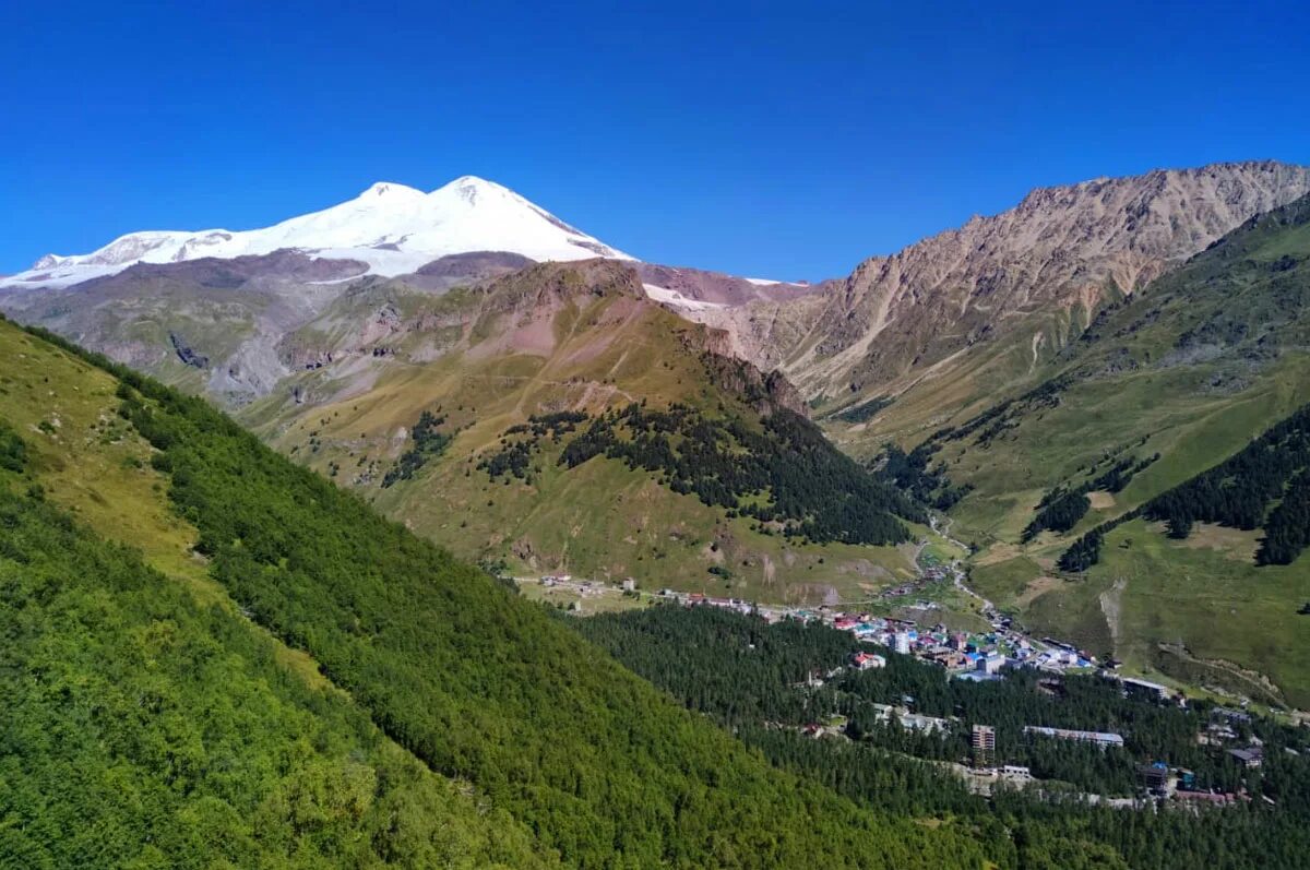 Поселок эльбрус кабардино балкария фото Треккинг в Приэльбрусье без рюкзаков. - Туры в Кабардино-Балкарию - YouTravel.Me