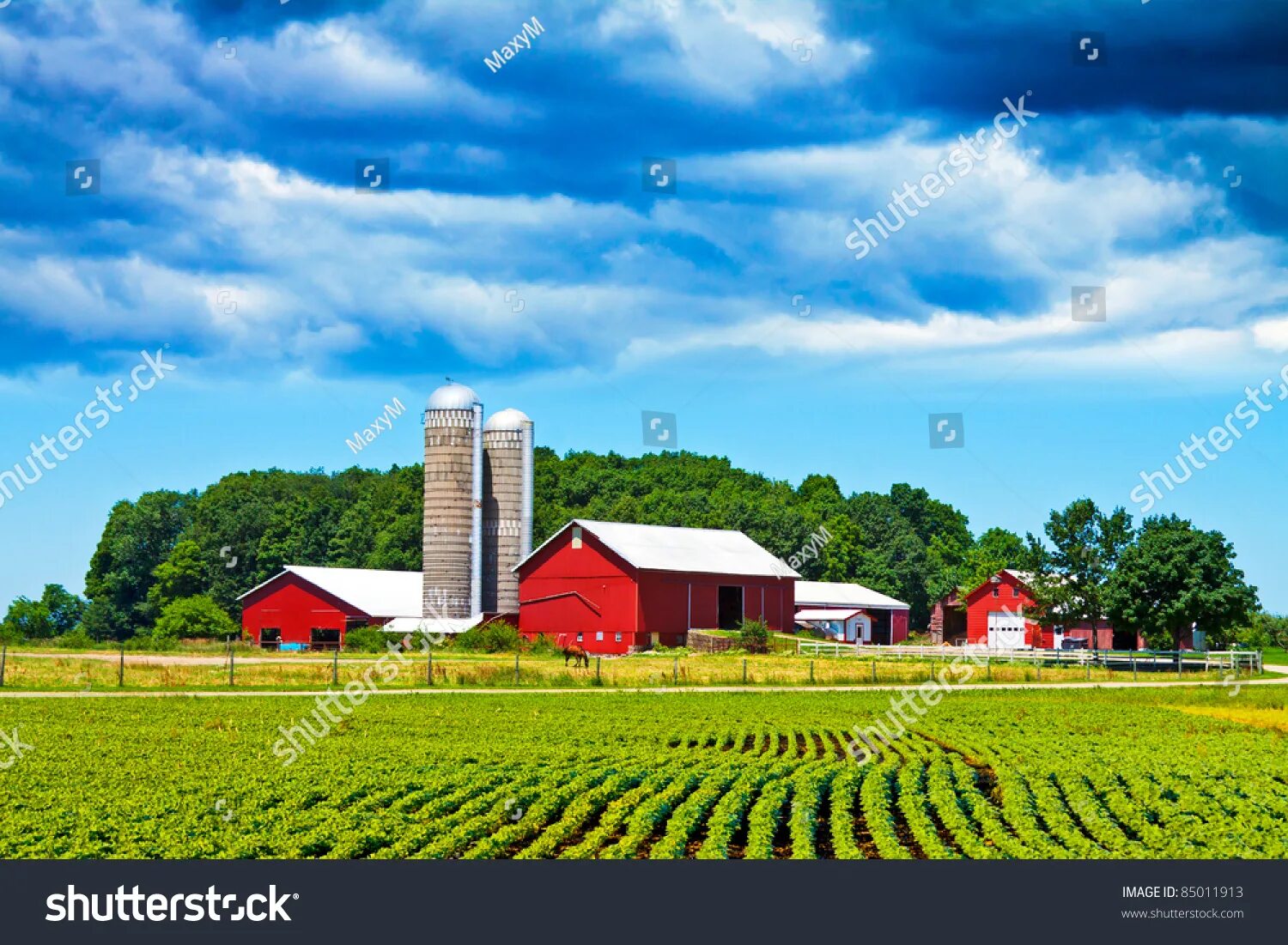 Поселок ферма фото Farm house dark Stok Fotoğrafları - 16.844 Görsel Shutterstock