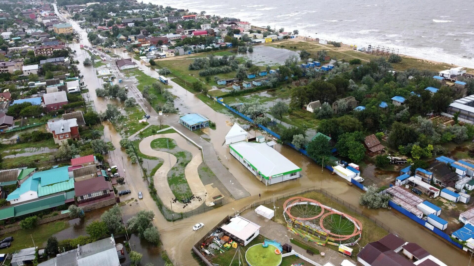 Поселок голубицкая фото МЧС предупредило о возможных паводках в семи округах - РИА Новости, 28.03.2024