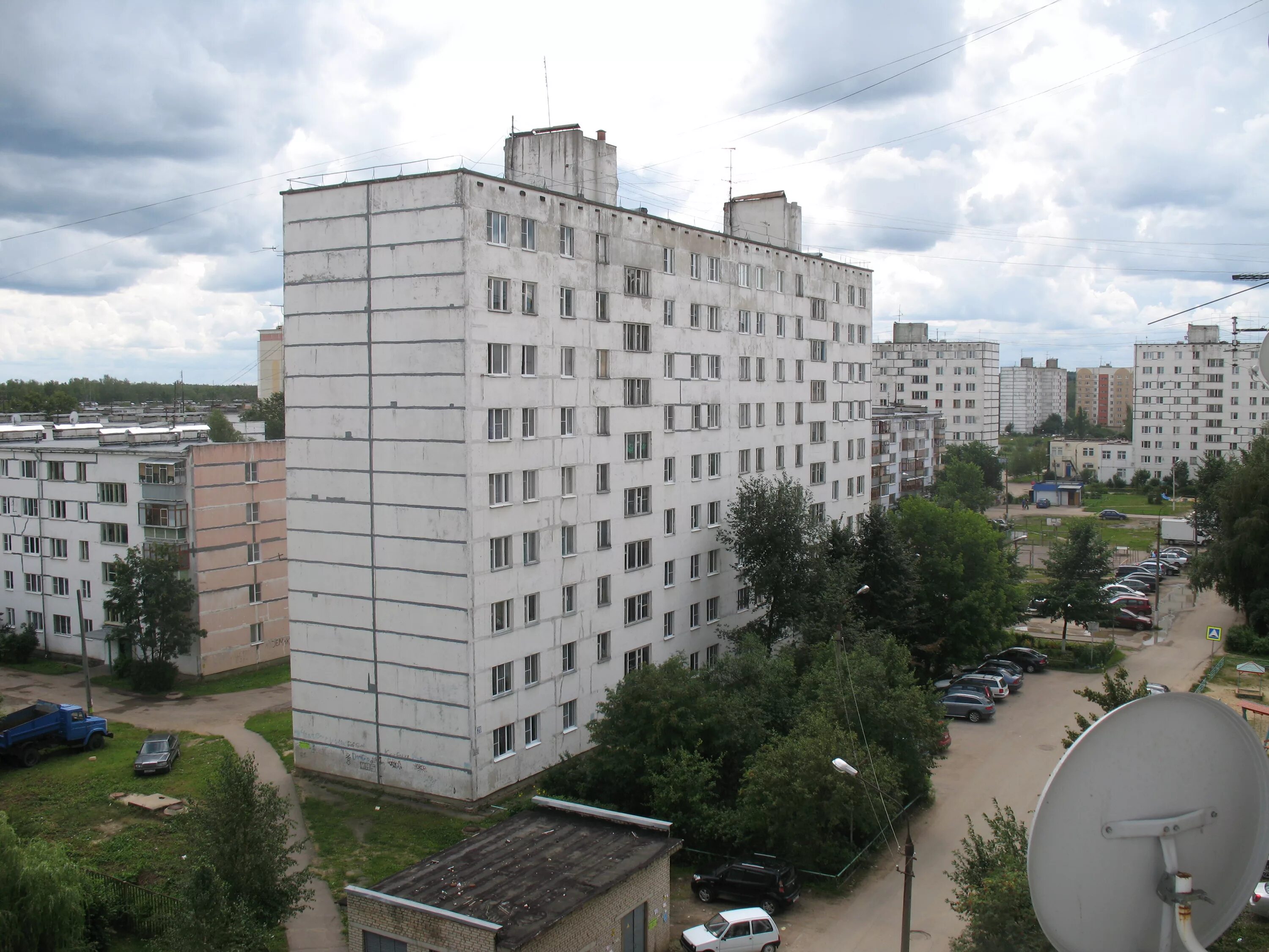 Поселок киевский фото Файл:Posyolok Kievskiy (view to many flat buildings from 17).JPG - Википедия