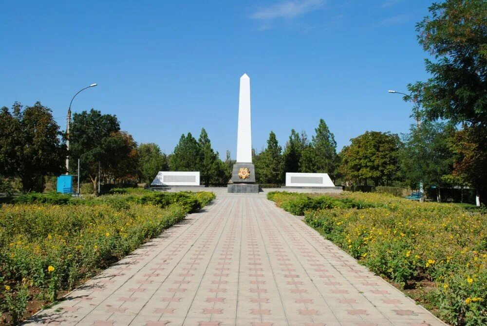Поселок ленино крым фото Мемориал Великой Отечественной войны; Меморіал Великої Вітчизняної війни, памятн