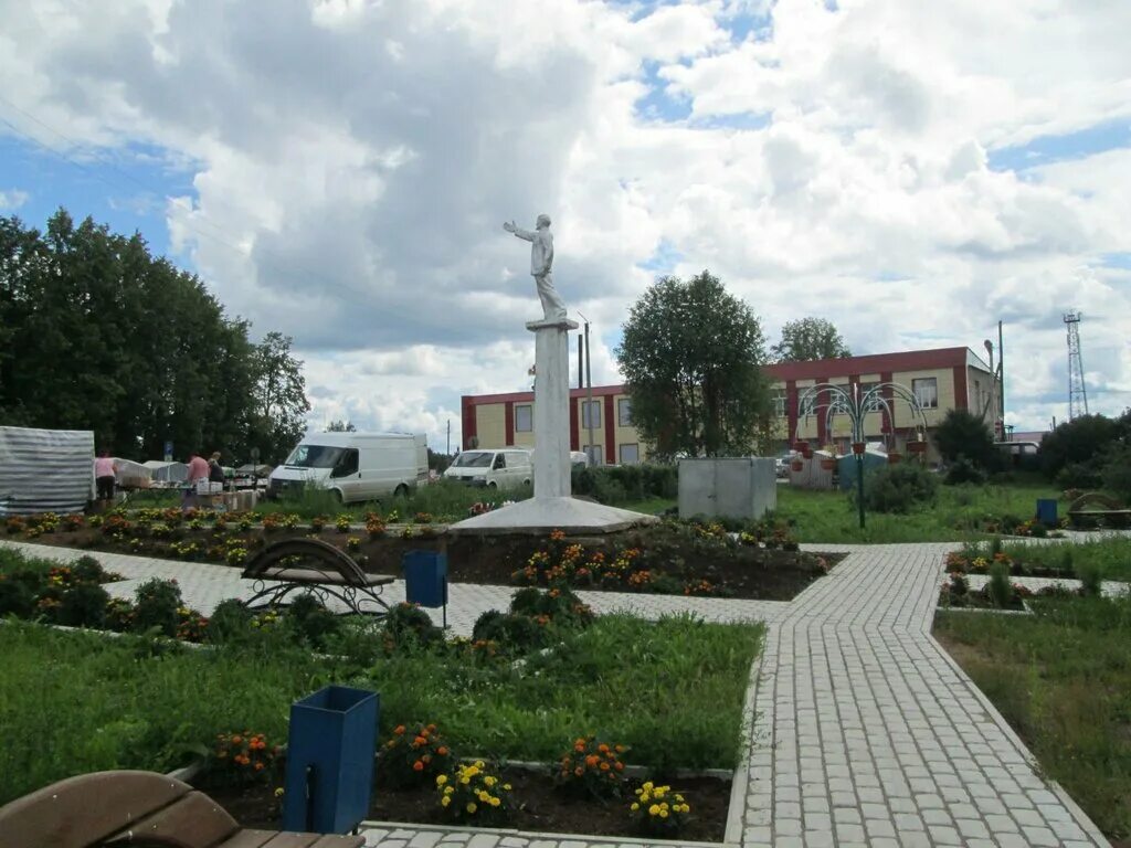 Поселок ленинское кировская область фото В.И. Ленин, monument, memorial, Kirov Region, Shabalinskiy rayon, posyolok gorod