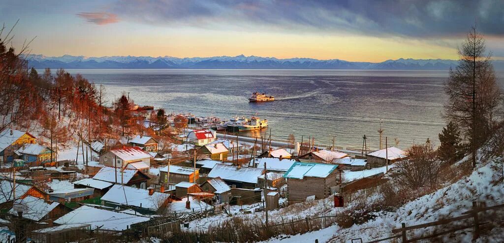 Поселок листвянка иркутской области фото Listvyanka, Russia in 2019 Travel articles, Lake baikal, Trans siberian railway