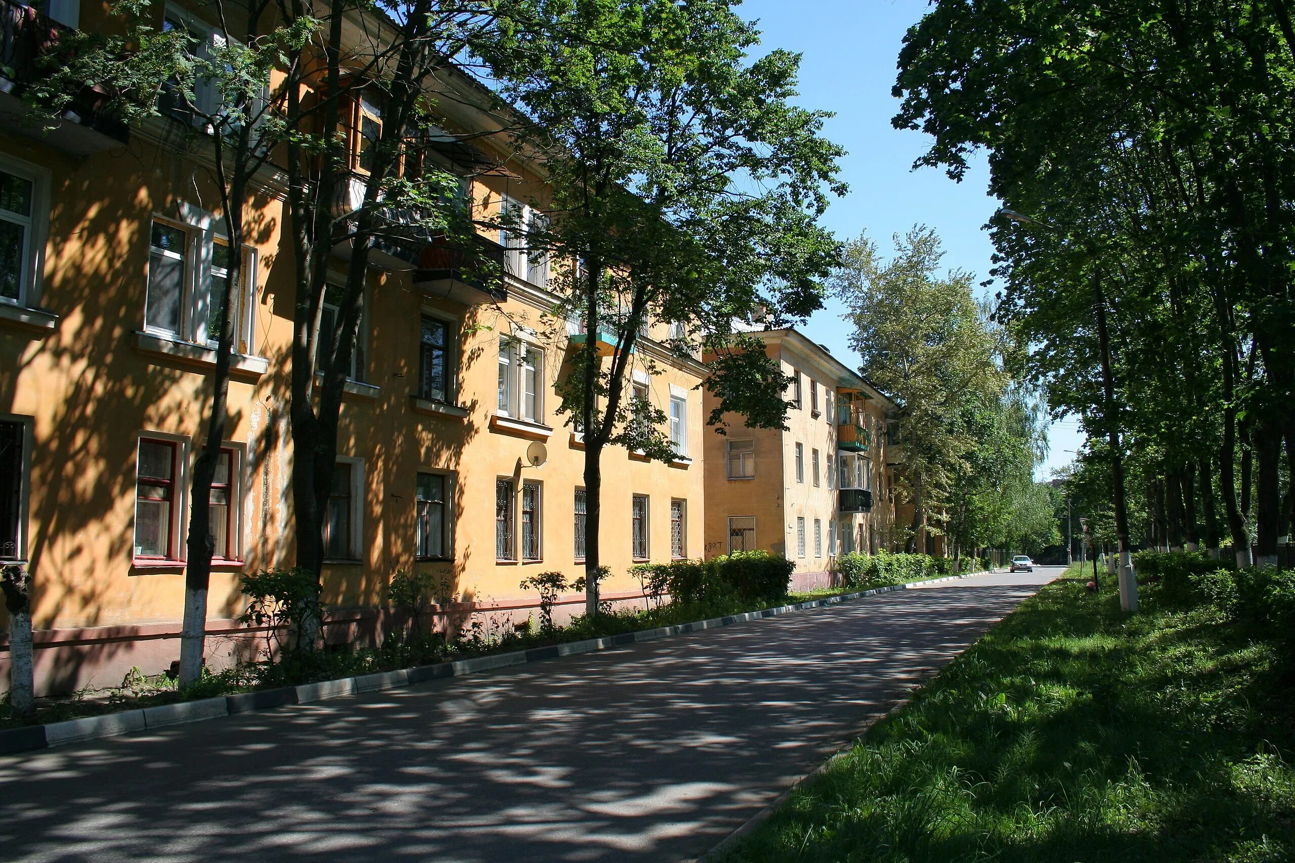 Поселок львовский фото Файл:Lvovsky (near Podolsk) houses.jpg - Википедия