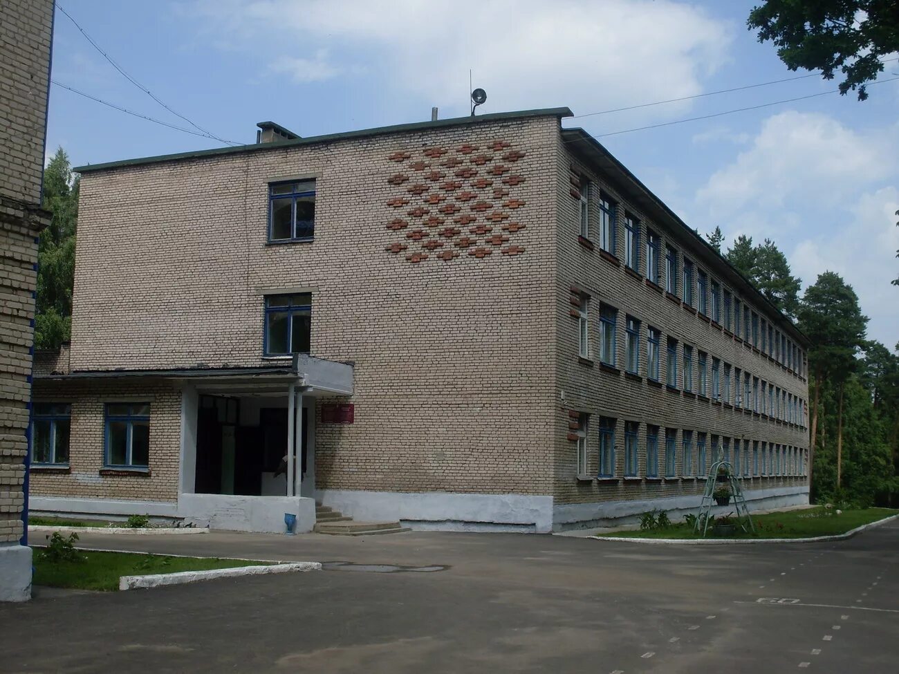 Поселок мачулище фото Файл:Machulischi school.jpg - Википедия