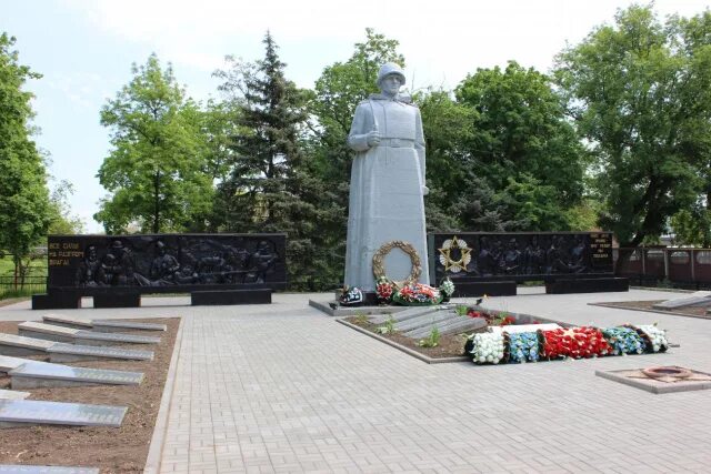 Поселок матвеев курган фото Мемориал "Солдат" Патриотические проекты ОНФ