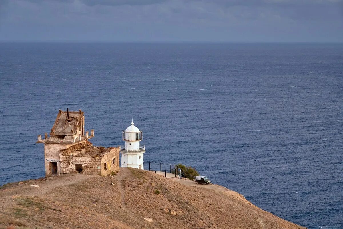 Поселок маяк фото Маяки Крыма. Часть 3. Сурепковое масло. Лужа ртути. Колокол. Меня чуть не унесло