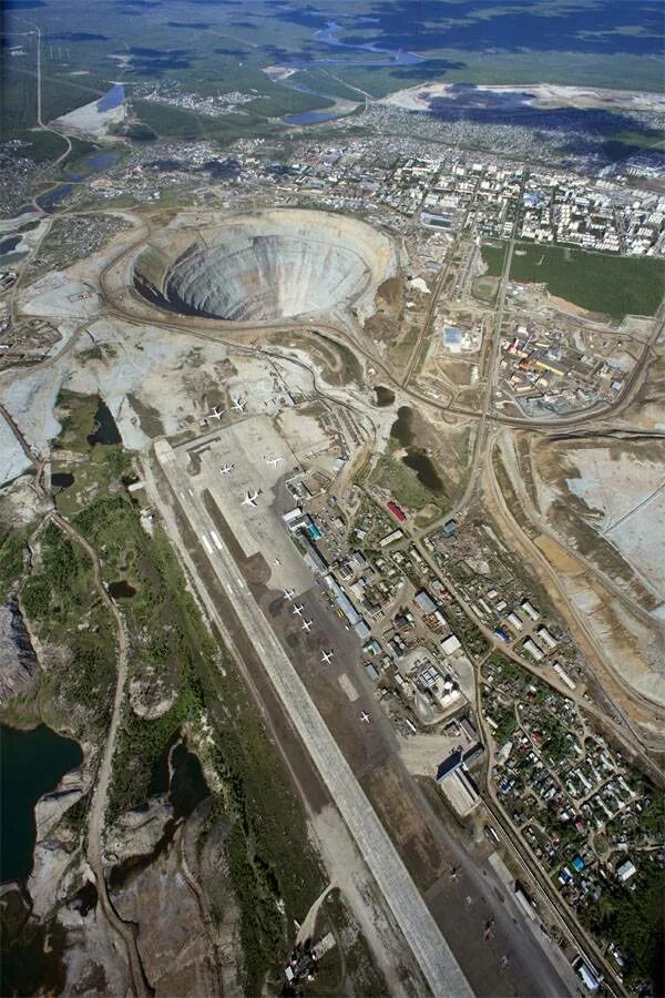 Поселок мирный якутия фото In the search for workers at a mine in Yakutia, a paramilitary rescuers detachme