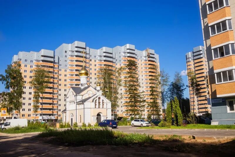 Поселок некрасовский фото New Buildings Moscow Suburbs in Russian - Village Nekrasovskiy O Editorial Image