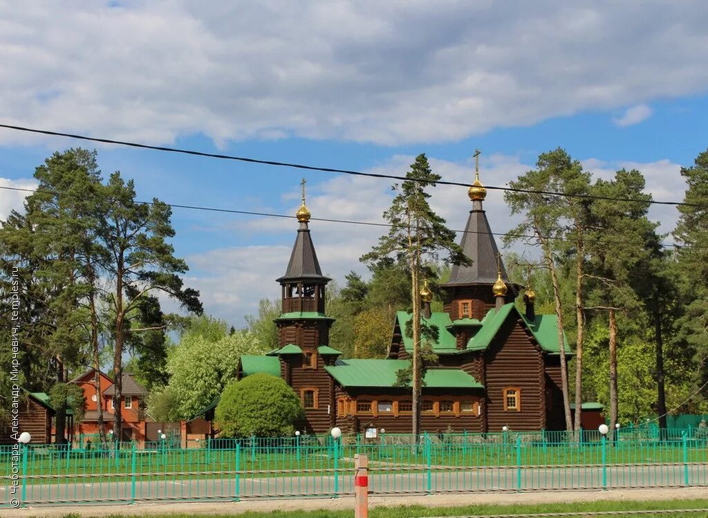 Поселок снегири московская область фото Московская область Истринский район Снегири Церковь Серафима Саровского Фотограф