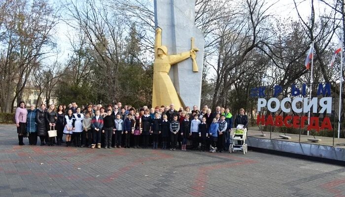 Поселок советский крым фото Советский - поселок городского типа Советского района " Симферопольское благочин