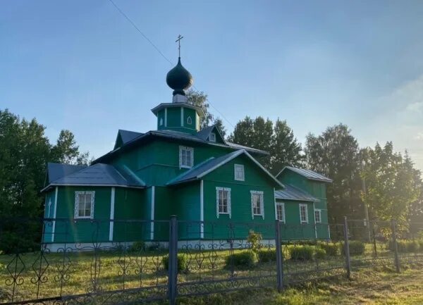 Поселок суда фото Епископ Игнатий совершил всенощное бдение в храме преподобного Сергия Шухтовског