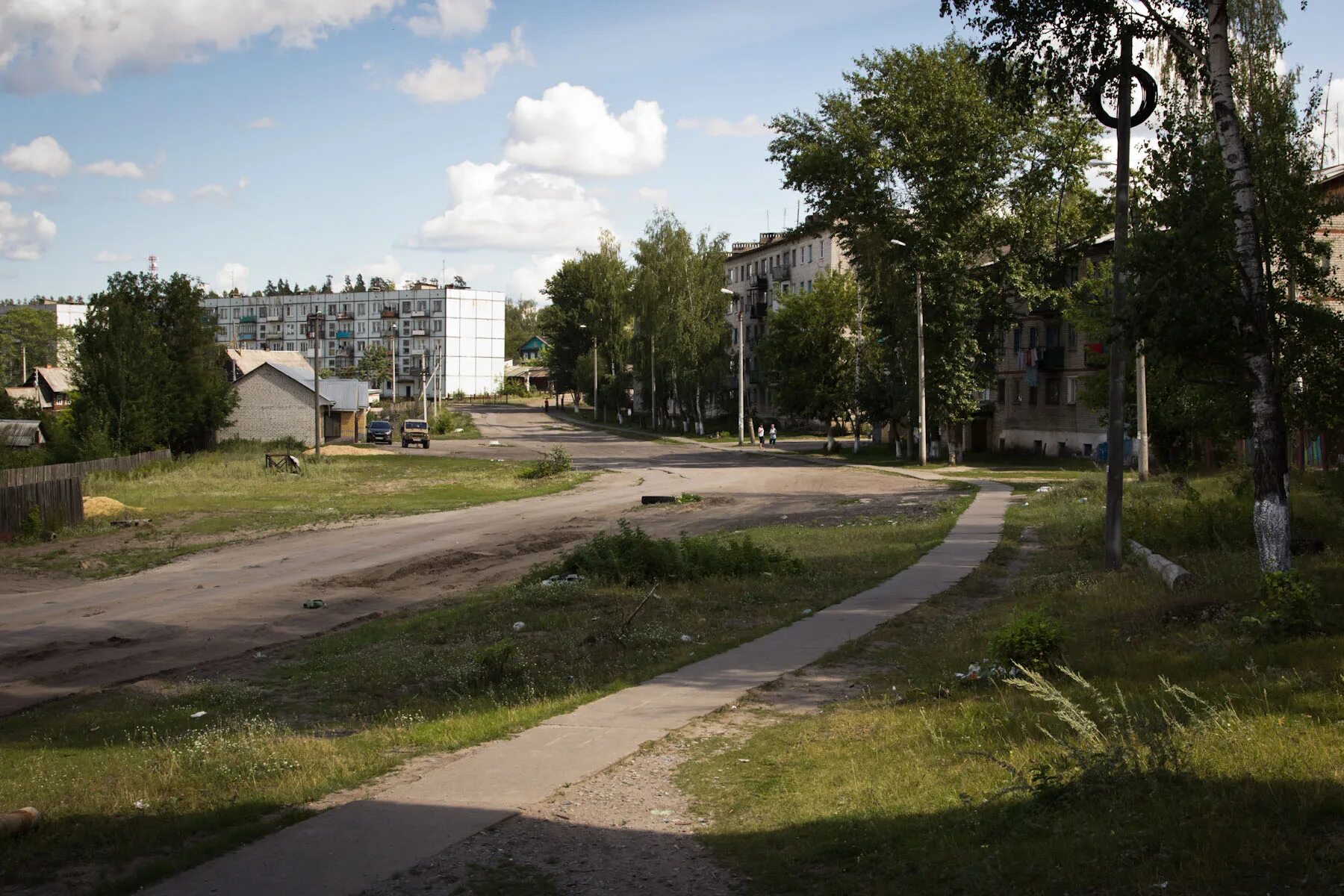 Поселок центральный фото File:В посёлке Фролищи (2012.07.28) - panoramio.jpg - Wikimedia Commons