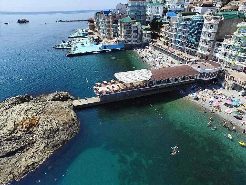Поселок утес крым фото "Pembroke" гостевой дом в п. Утес (Алушта), Россия, р. Крым, г. Алушта, п. Утес,