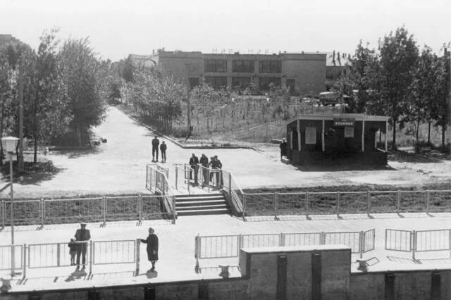 Поселок водник фото ок.1974 - Вид на пристань "Водники" с борта теплохода - Фотоальбом