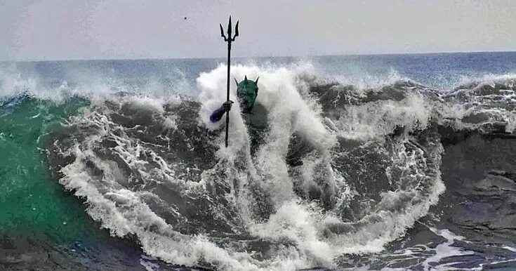 Посейдон у моря фото Statue of Neptune on Melenara beach, Gran Canaria, Canary Island Канарские остро