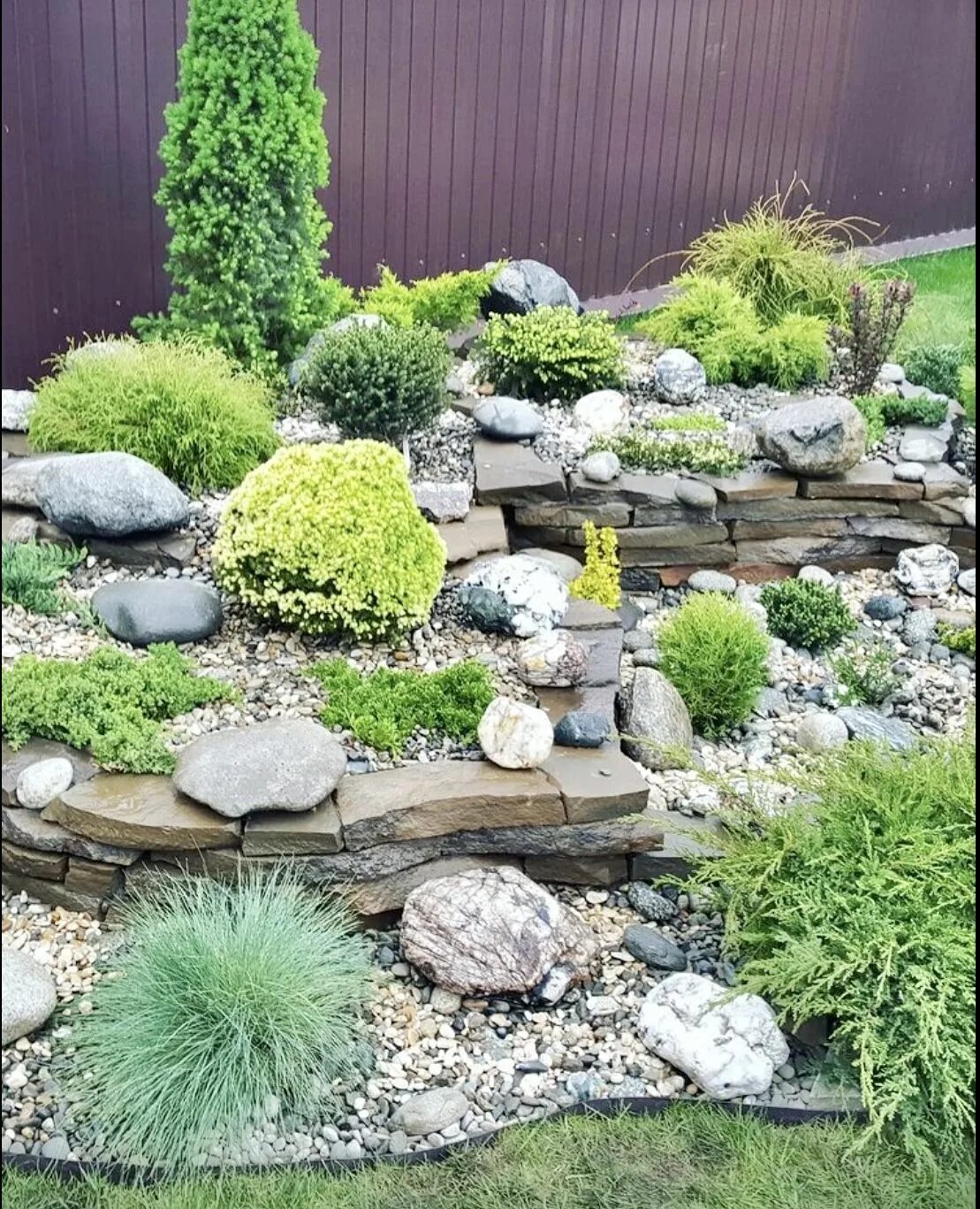 Пошаговая инструкция альпийской горки фото Pin on jardin in 2024 Rock garden design, Sloped garden, Rockery garden