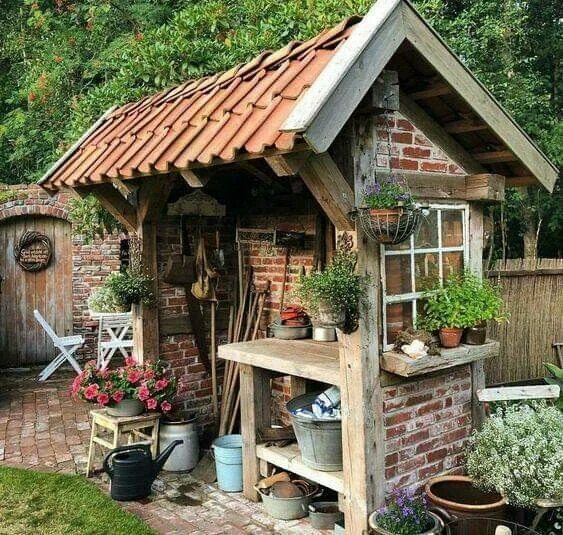 Пошаговая инструкция оформления дачного дома Pin on backyard oasis Garden shed diy, Garden shed, Garden beds