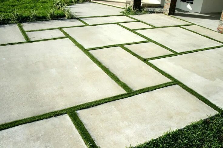 Пошаговая плитка фото Modern concrete paver patio Patio pavers design, Concrete paver patio, Paver pat