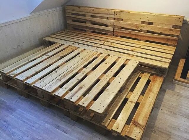 Пошагово кровать из поддонов фото Pin on Decor Diy pallet bed, Wood pallet beds, Pallet designs