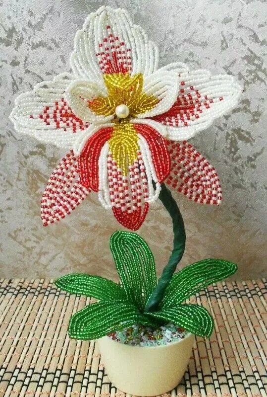 Пошаговое плетение орхидеи из бисера фото Пин от пользователя Pam Lohnes на доске BEAD FLOWERS Цветы из бисера, Бисероплет