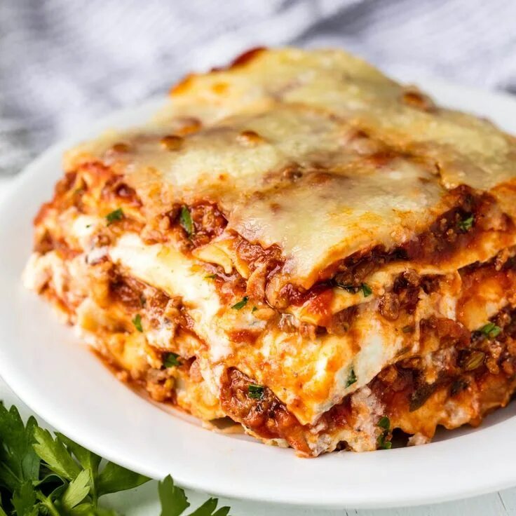 Пошаговое приготовление лазаньи с фаршем фото Best lasagna recipe, Easy lasagna recipe, Classic lasagna recipe