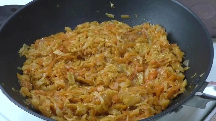 Пошаговое приготовление тушеной капусты с фото потушить капусту в сковороде вкусно рецепт и множество других вопросов задают по