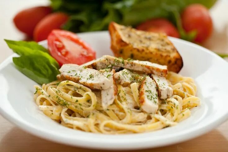 Пошаговый фото рецепт пасты с курицей Tejszínes-csirkés tészta ( Chicken Alfredo ) Recept képpel - Mindmegette.hu Reci