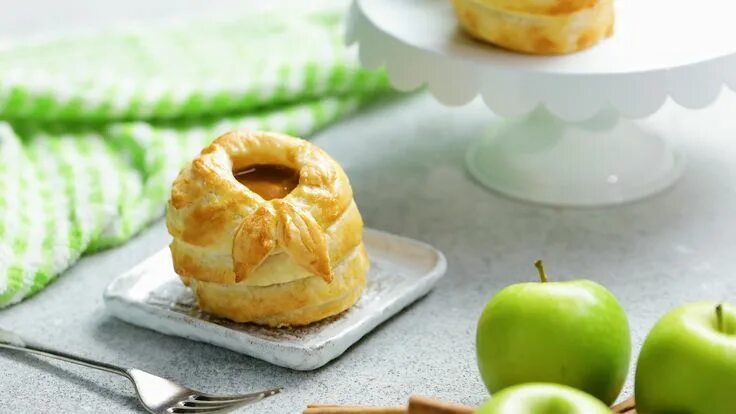 Пошаговый фото рецепт яблоки в тесте Puff Pastry Wrapped Apples Recipe in 2023 Puff pastry, Dessert recipes for kids,