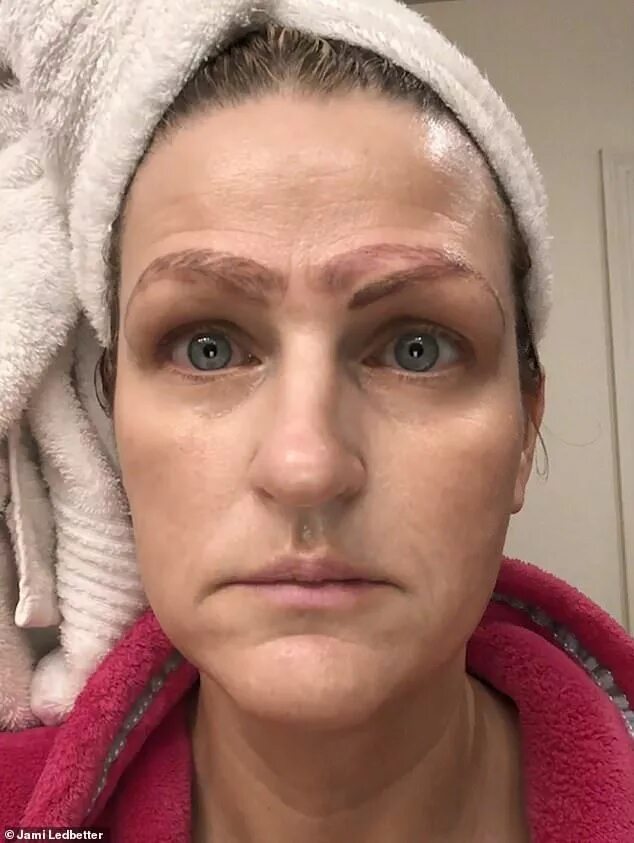 После ботокса делать татуаж Woman is DUMPED after botched microblading left her with four eyebrows Permanent