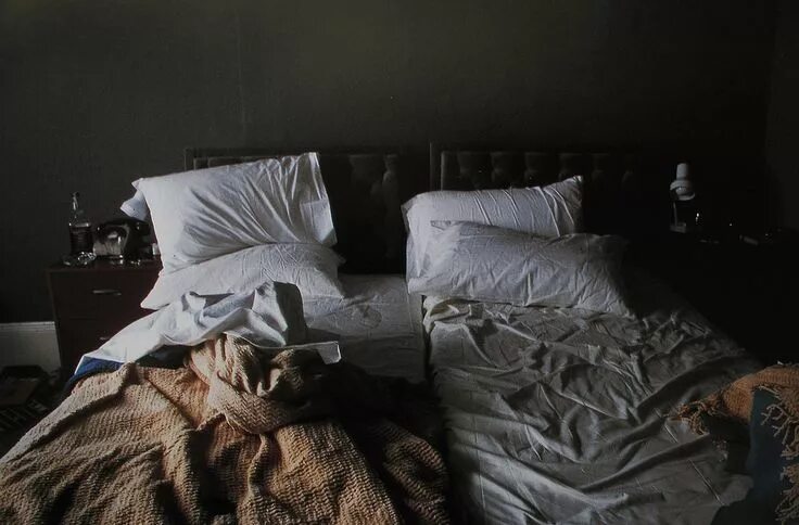 После ночи фото Nan Goldin Cama de manhã, Arrumar a cama, Nan goldin