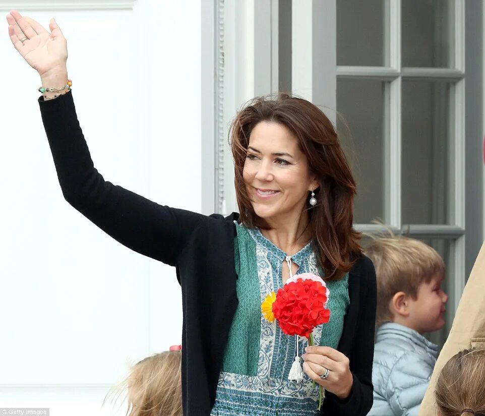 Последние фото королевы дании мэри Crown Princess Mary of Denmark attends the Danish monarchy's royal family photos