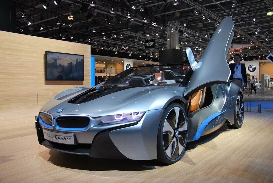 Последние модели машин фото Новый концепт BMW i8 Spyder показали на ММАС. Концепти автомобілів майбутнього